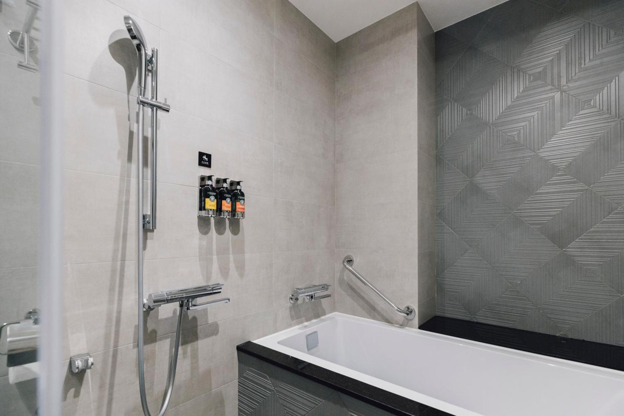 Hotel 鹹菜巷8號 Tainan Esterno foto