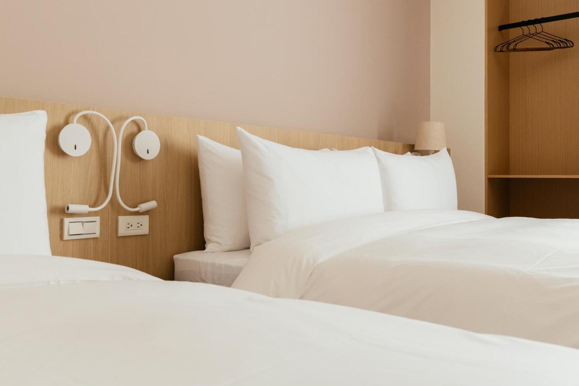 Hotel 鹹菜巷8號 Tainan Esterno foto