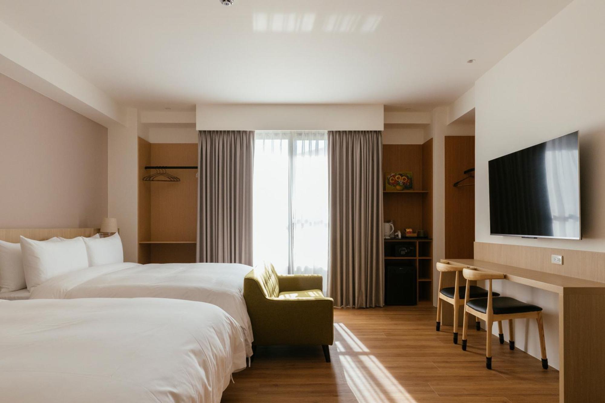 Hotel 鹹菜巷8號 Tainan Esterno foto