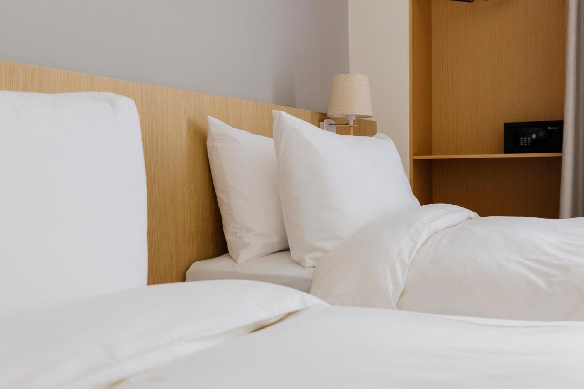 Hotel 鹹菜巷8號 Tainan Esterno foto