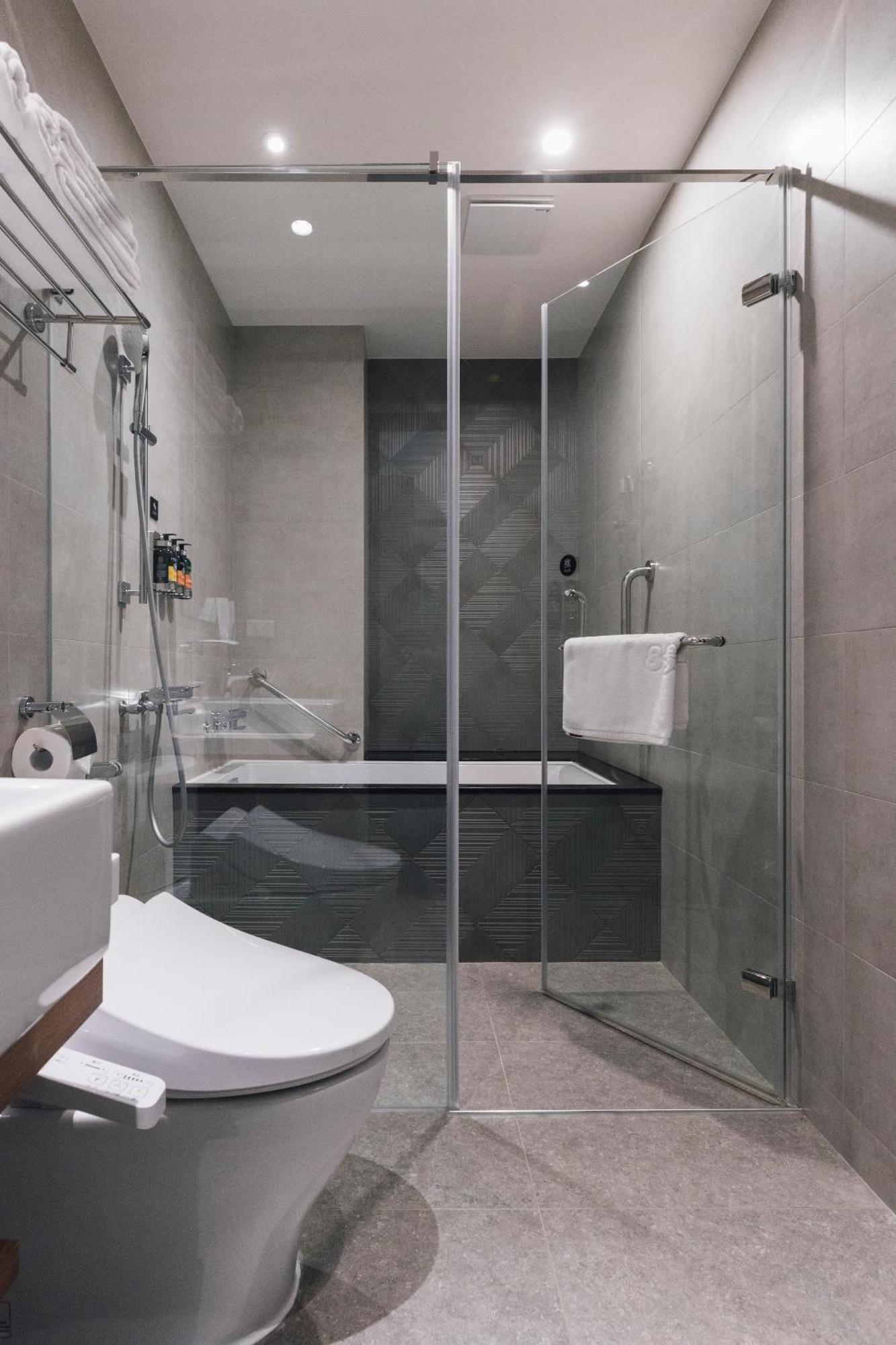 Hotel 鹹菜巷8號 Tainan Esterno foto
