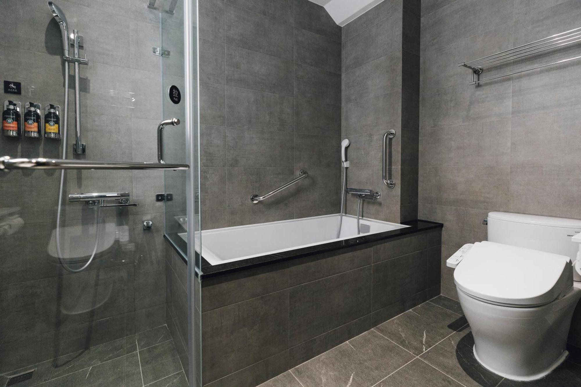Hotel 鹹菜巷8號 Tainan Esterno foto
