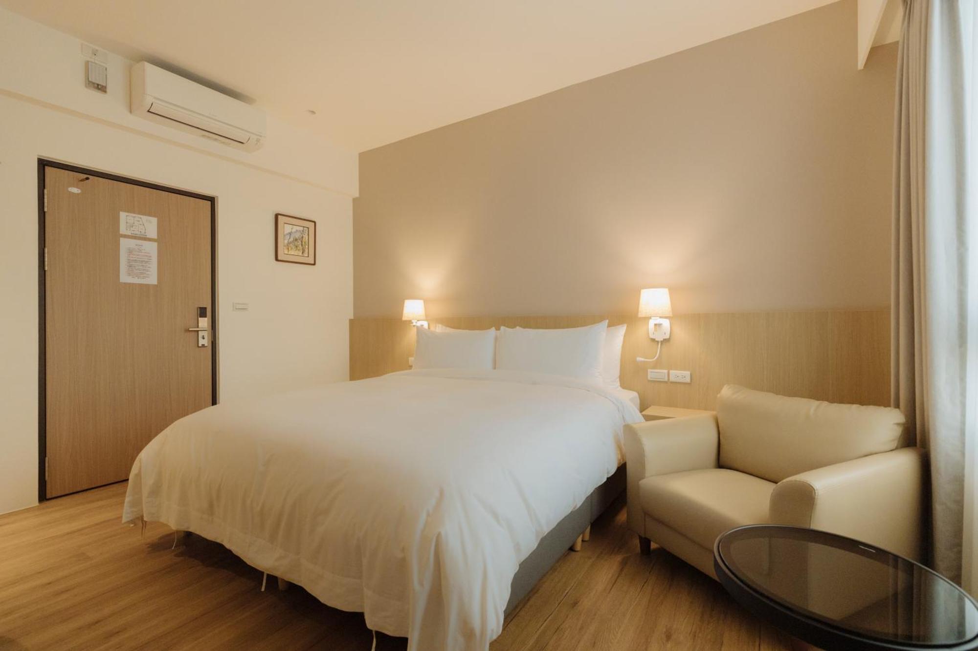 Hotel 鹹菜巷8號 Tainan Esterno foto